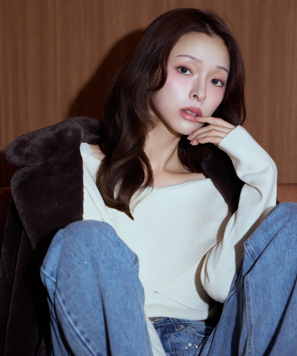 クロスネックプルオーバー