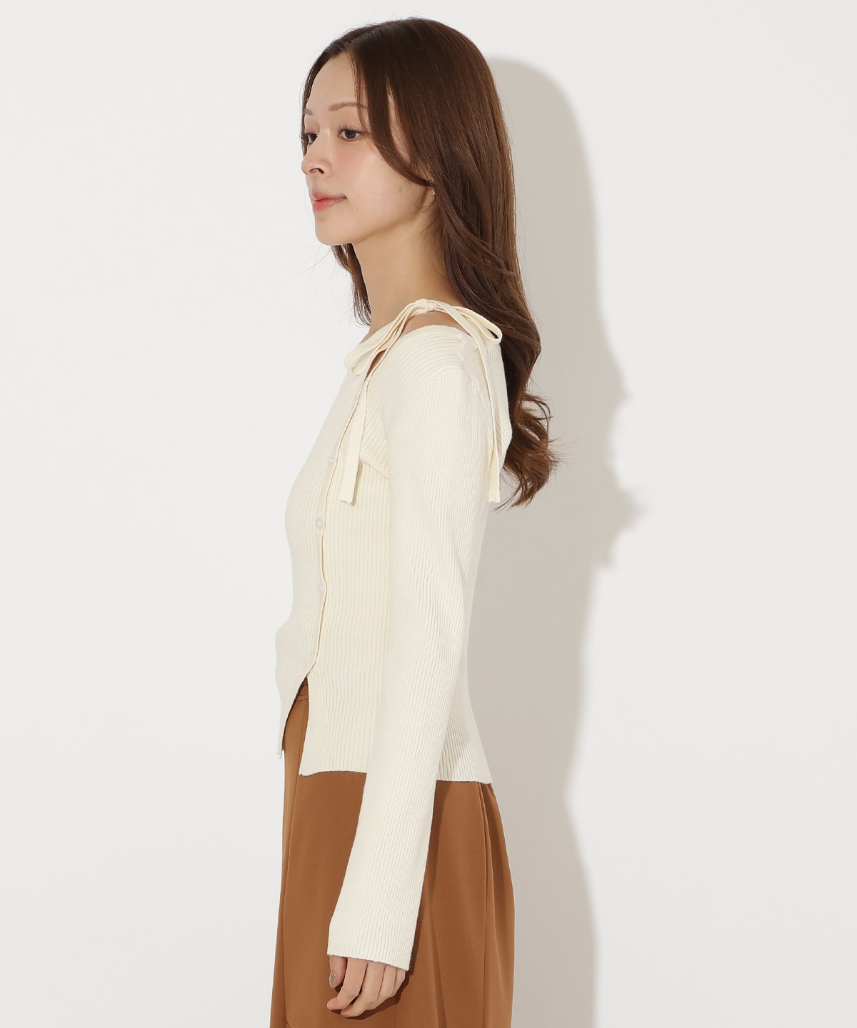 【先行予約受付中】アシメリボンスリットプルオーバー