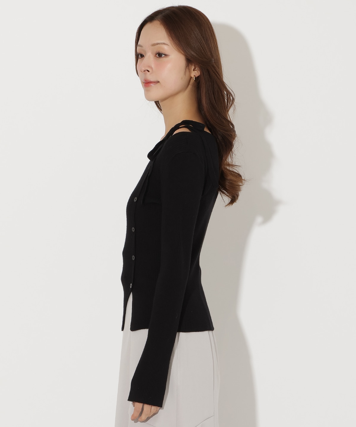 【先行予約受付中】アシメリボンスリットプルオーバー