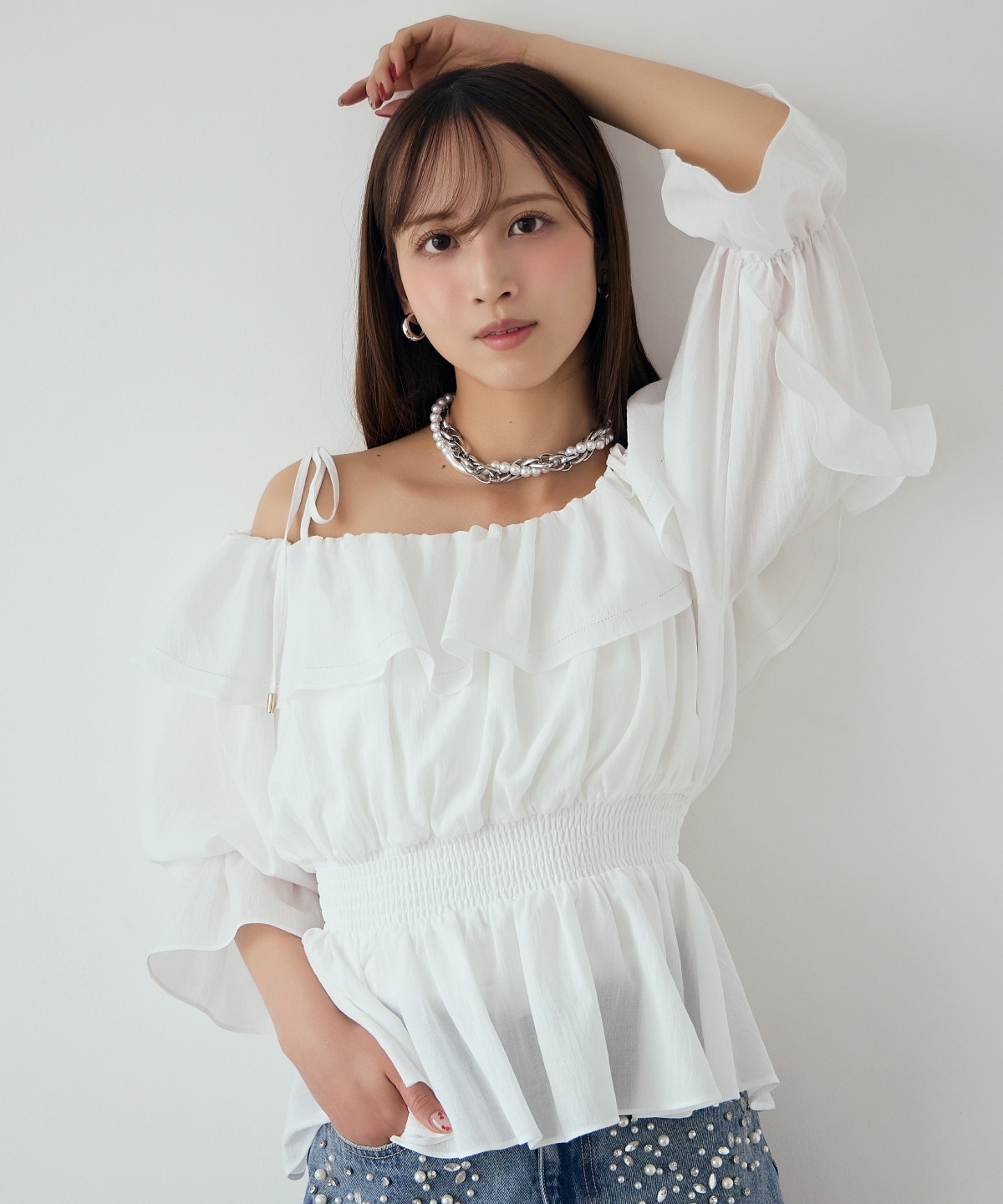 【先行予約受付中】オフショルフリルブラウス