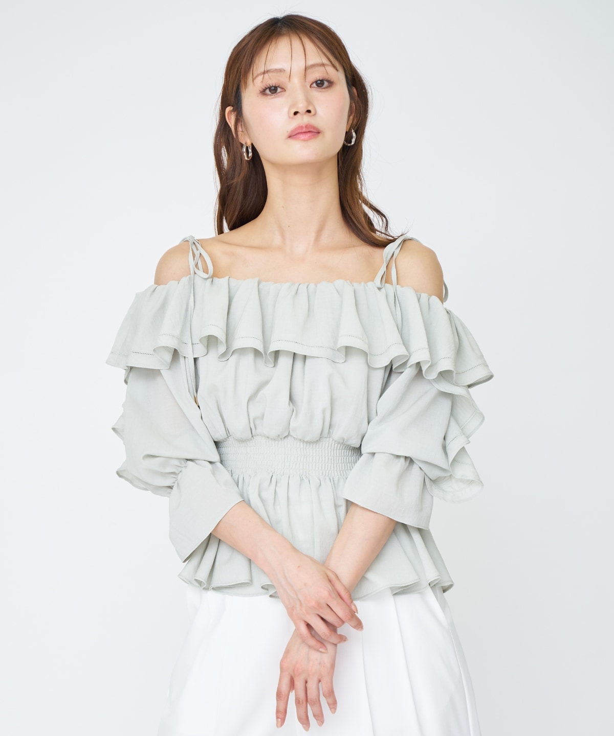 【先行予約受付中】オフショルフリルブラウス