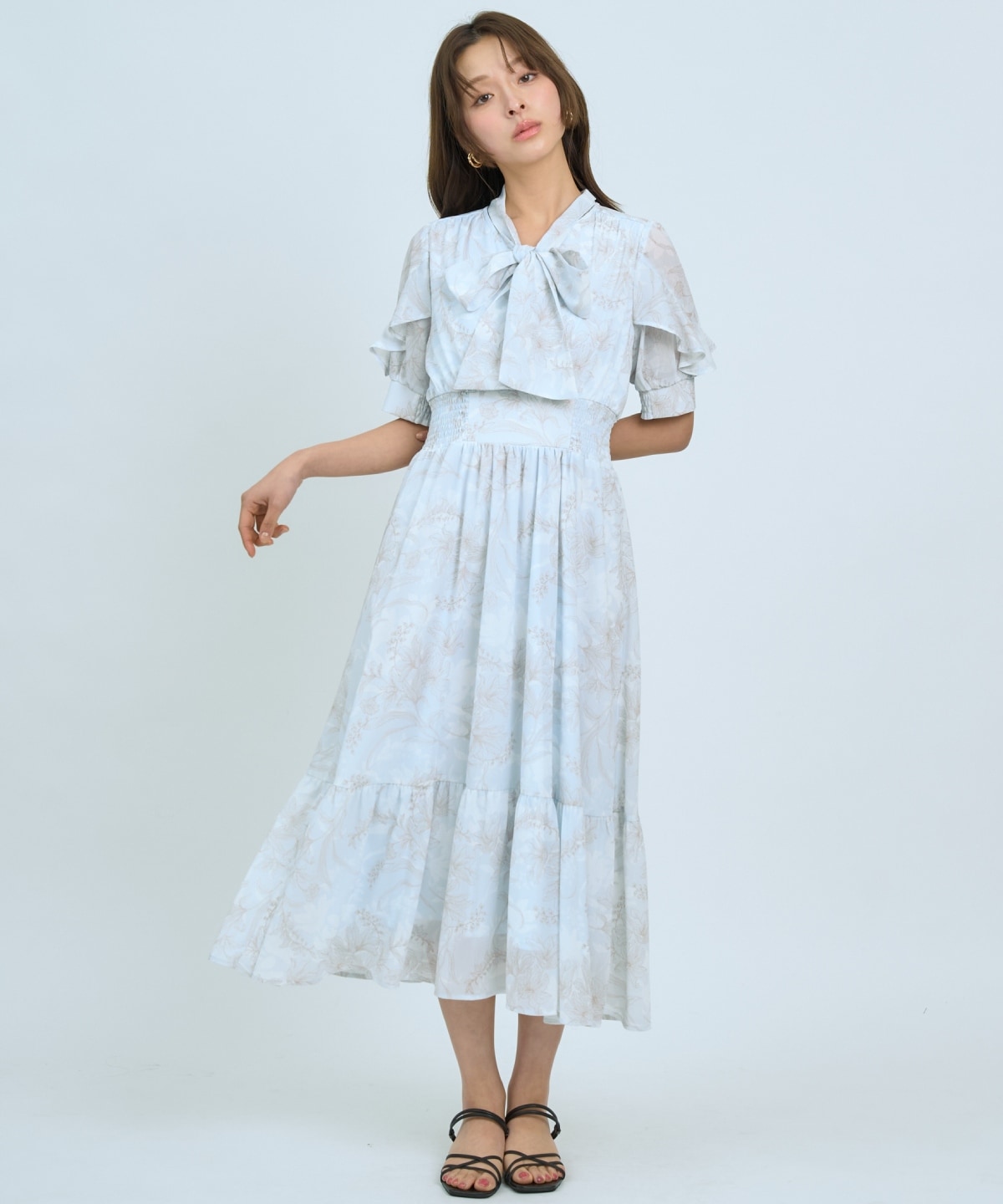 【先行予約受付中】ラインフラワーハーフスリーブワンピース