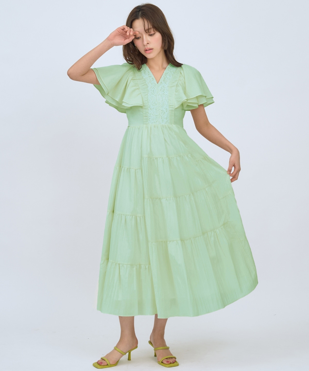 【先行予約受付中】Vネック襟レースティアードワンピース