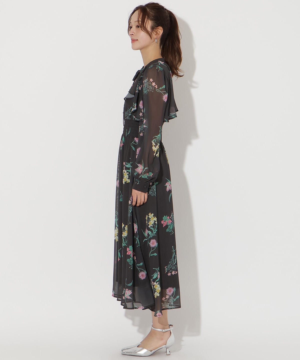 【先行予約受付中】フリルケープフラワープリントワンピース