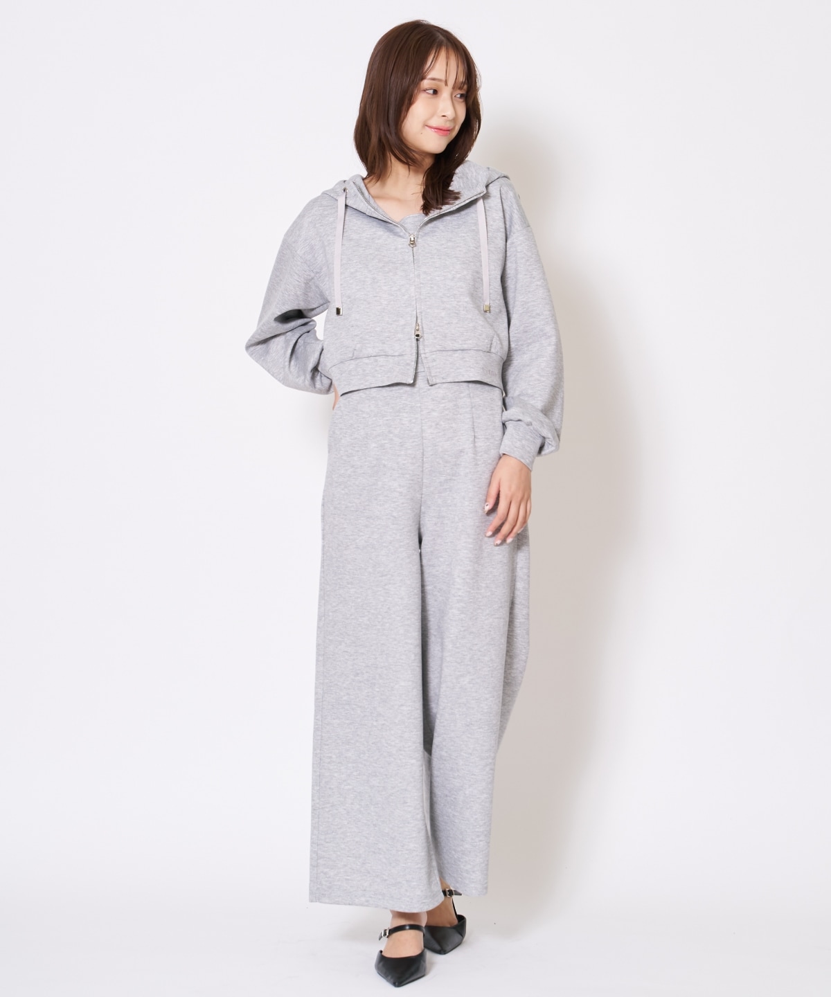 刺繍パーカー×オールインワン