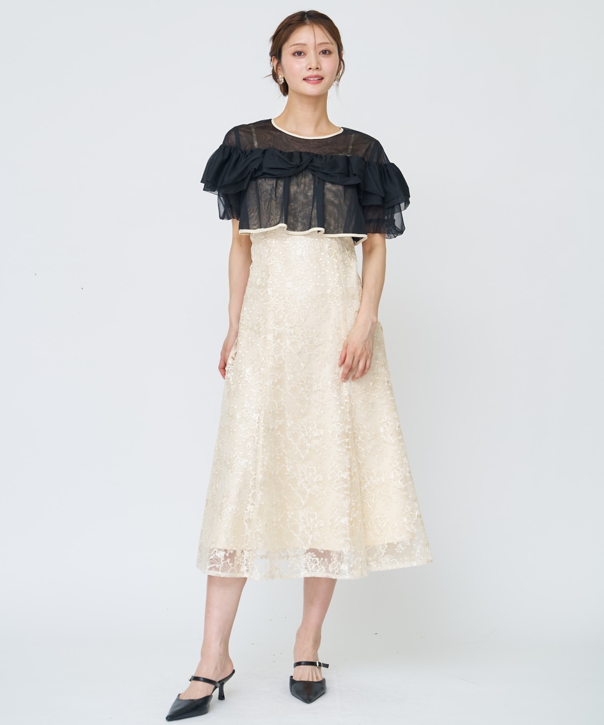 チュールレイヤードスパンコールドレス