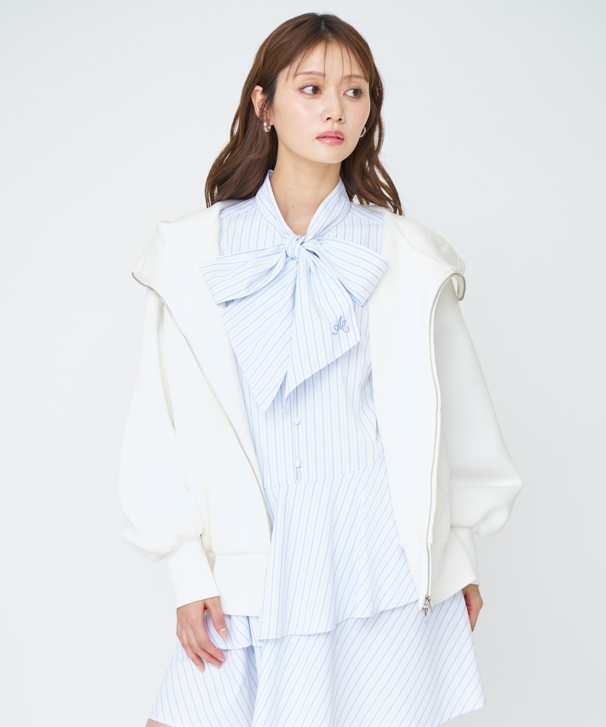 ロゴ刺繍ボンディングZIPパーカー