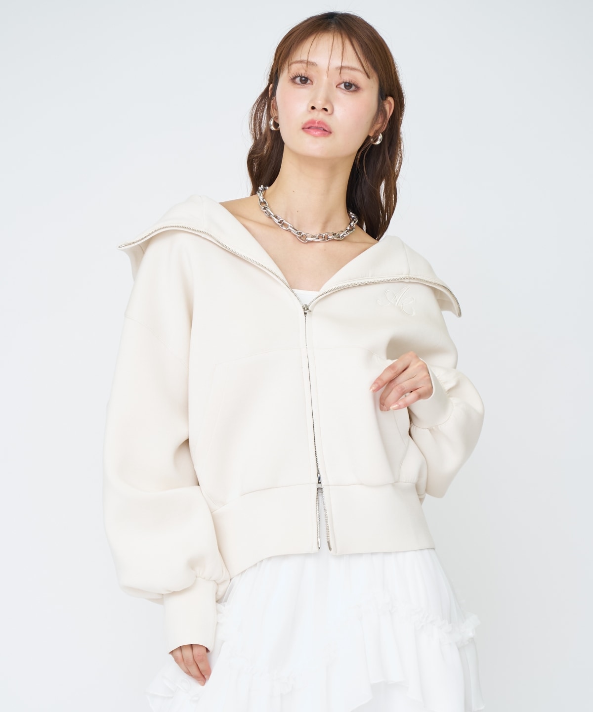 ロゴ刺繍ボンディングZIPパーカー