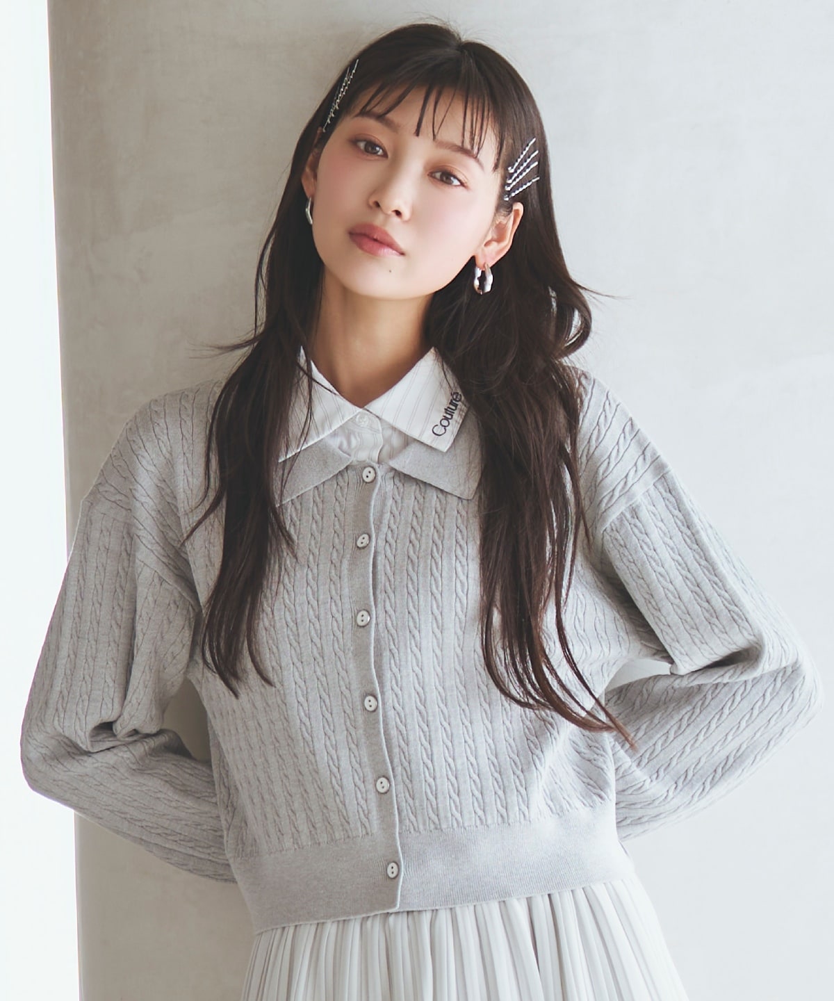 【先行予約受付中】シャツレイヤード風ケーブルカーディガン