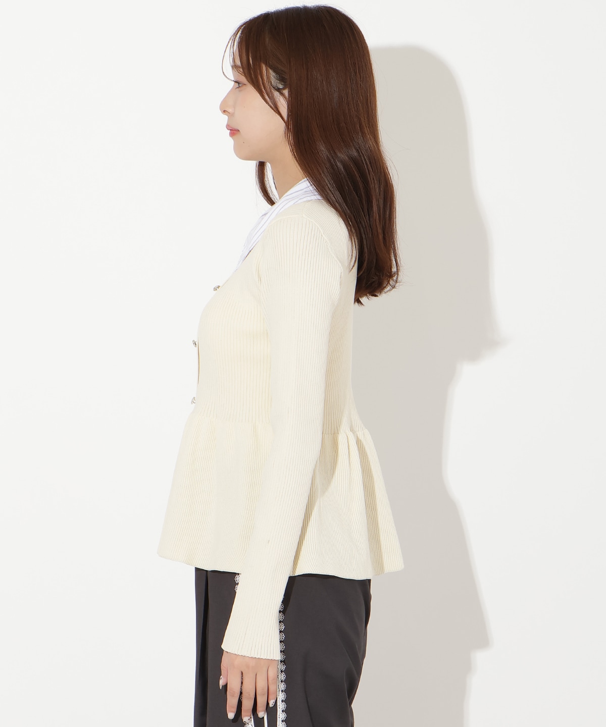 【先行予約受付中】シャツ襟付きペプラムニットプルオーバー