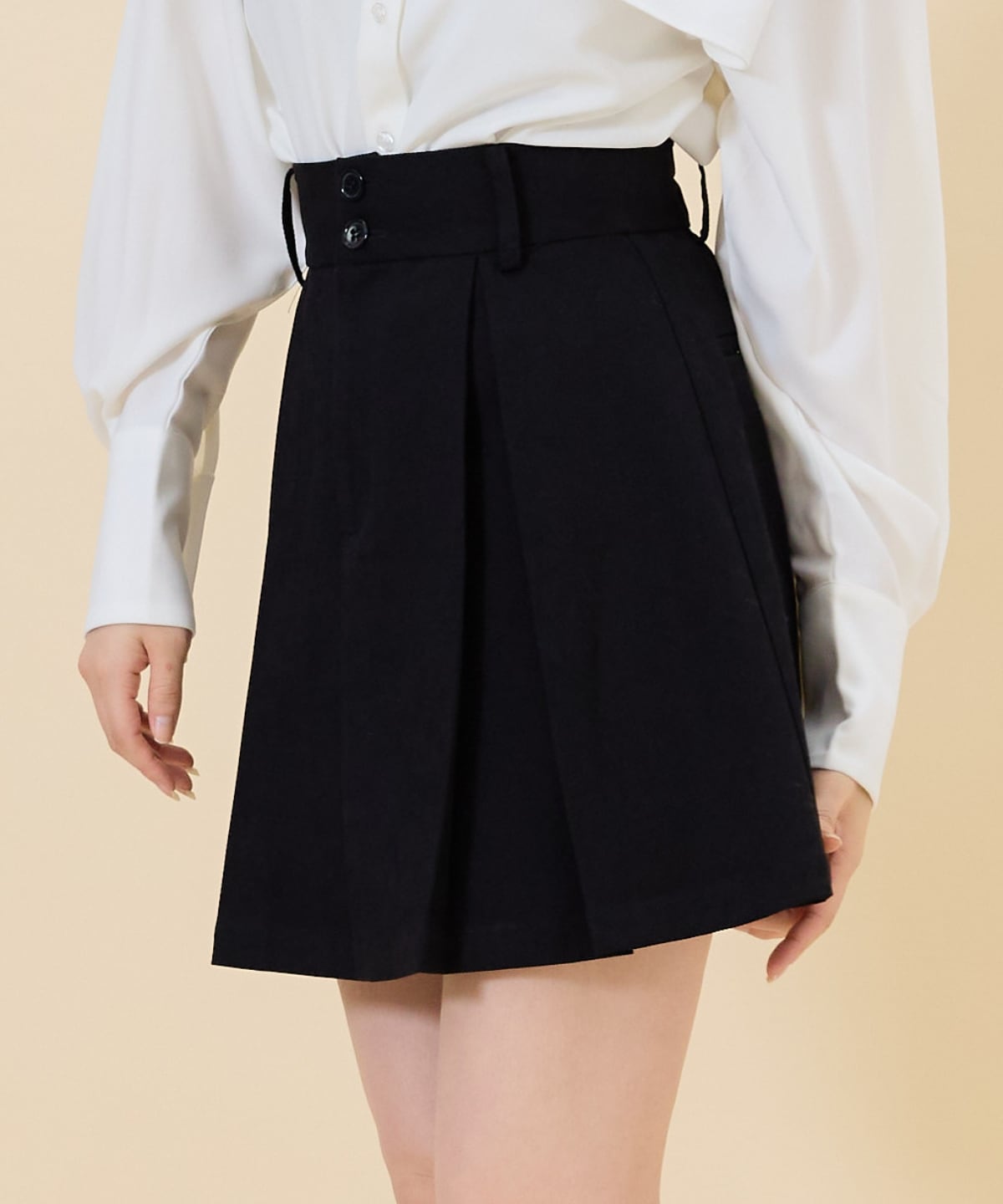 タックプリーツミニスカート