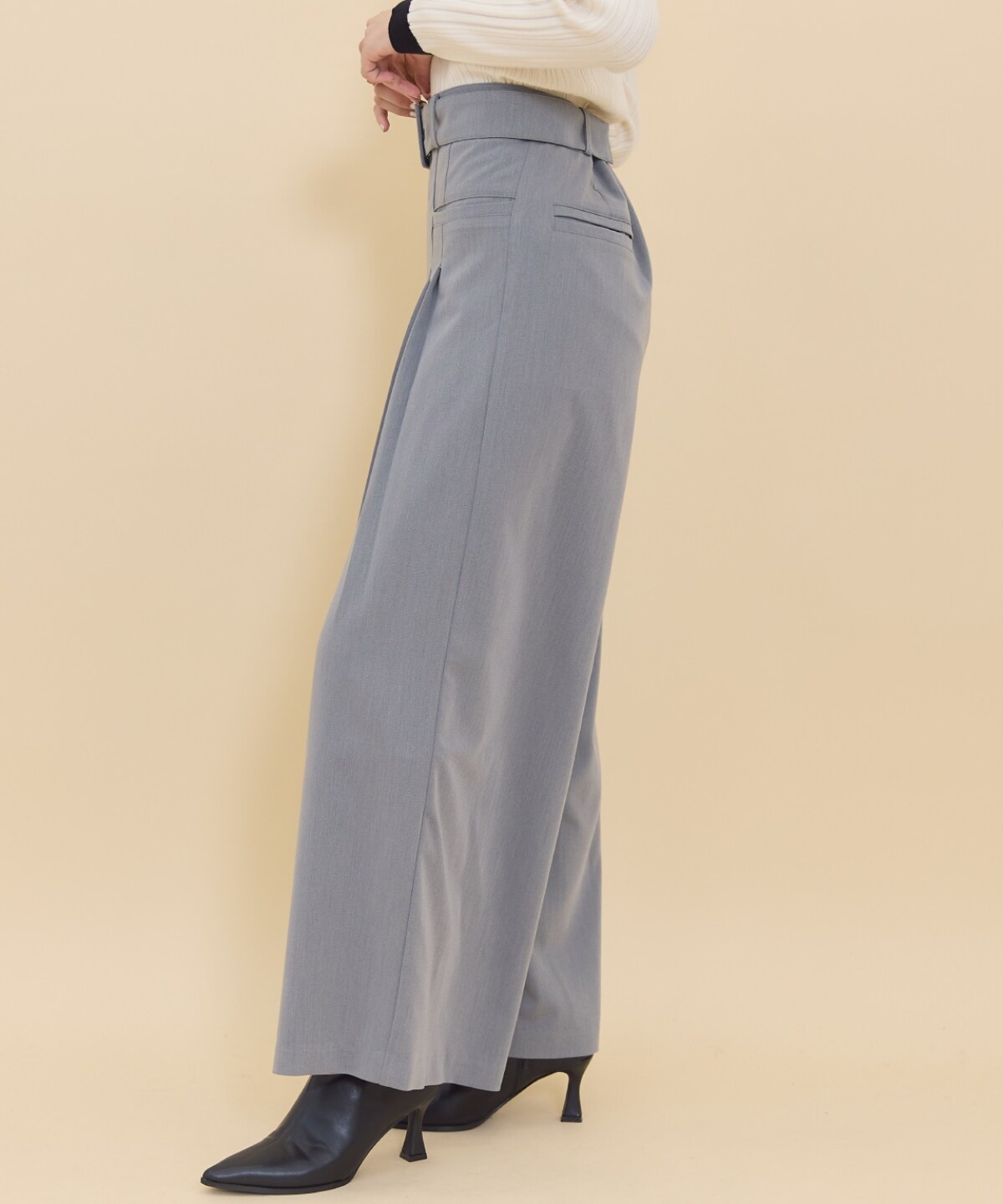 タックワイドパンツ