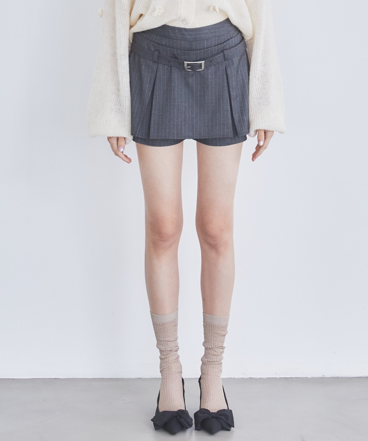 レイヤードデザインベルティッドショートパンツ