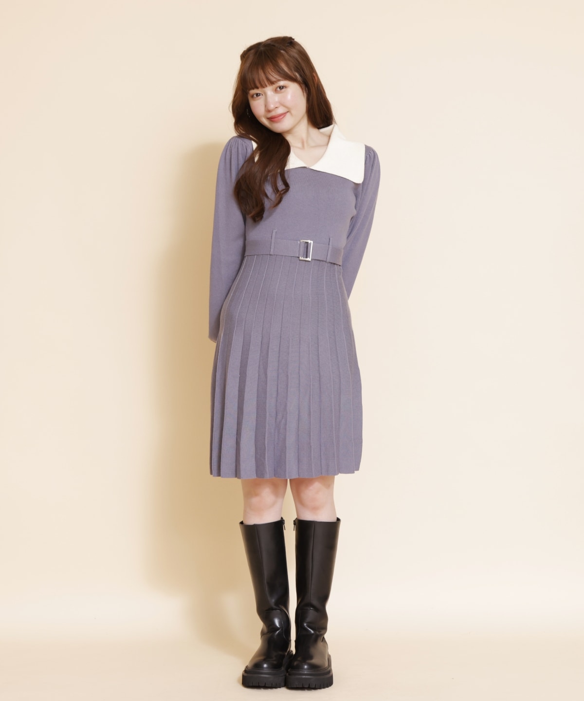 ホワイトカラーニットワンピース