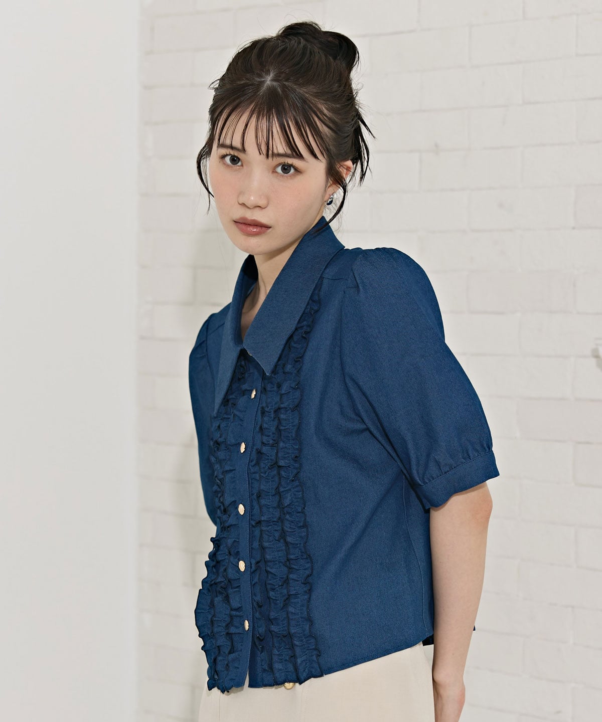 ビッグカラーフリルシャツ