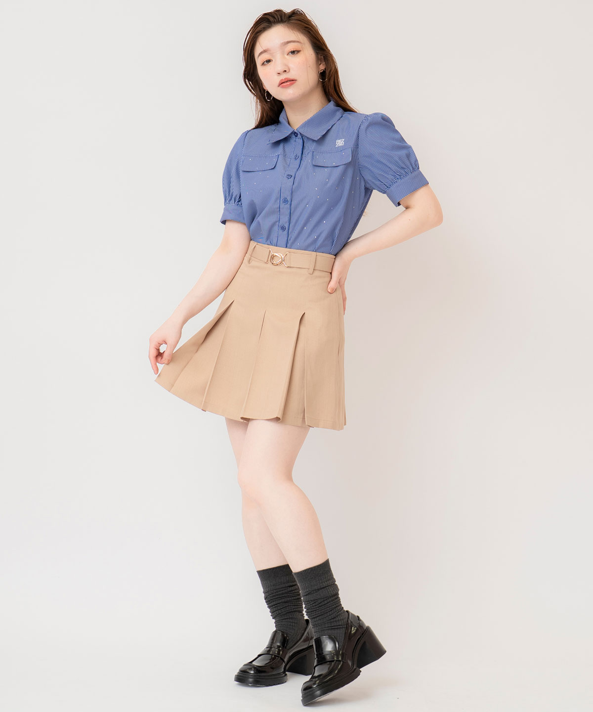 ビジューロゴシャツブラウス