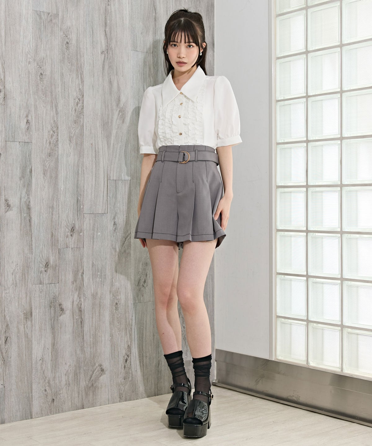 配色ステッチハイウエストタックショートパンツ