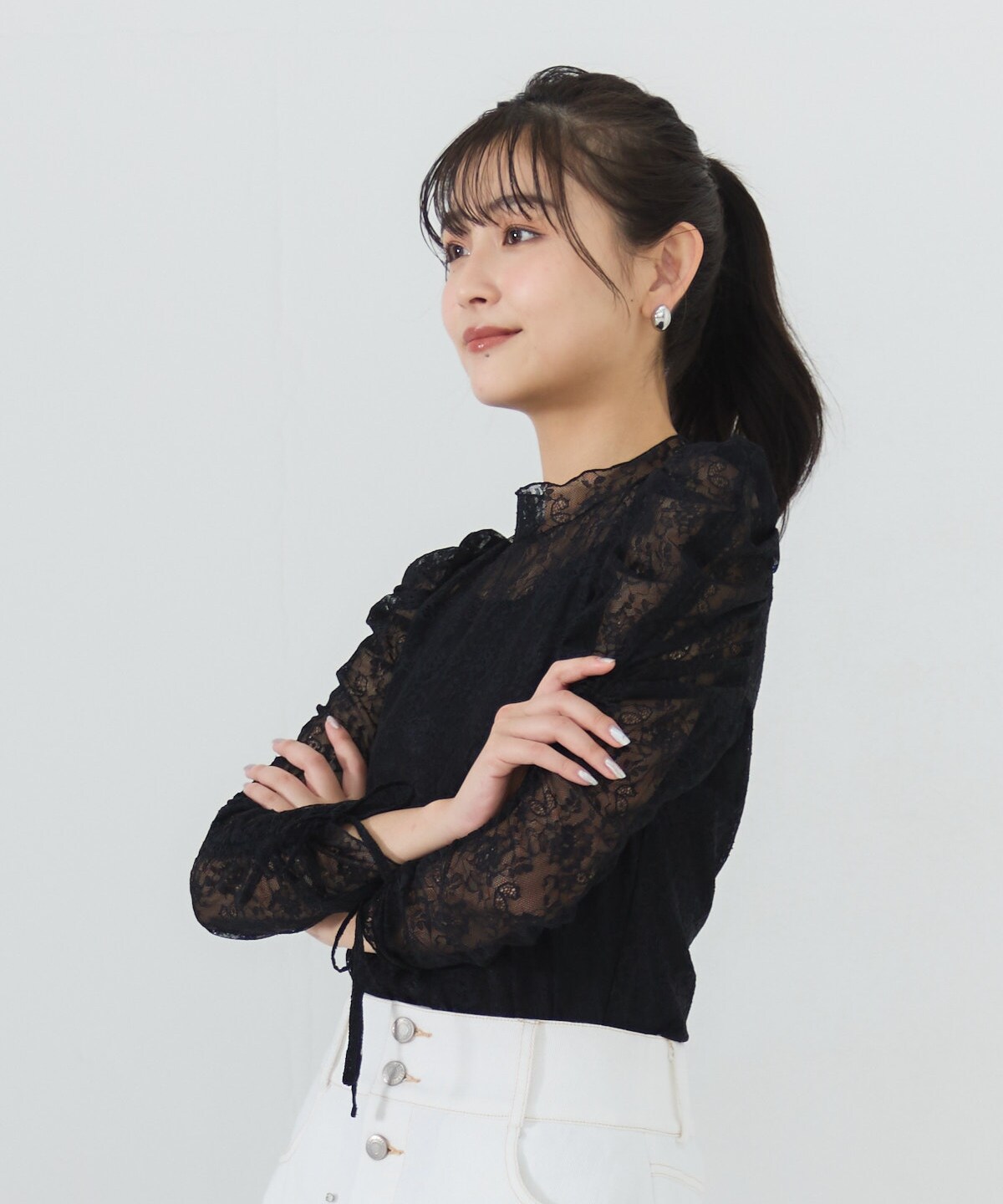 シャーリングスリーブレースブラウス