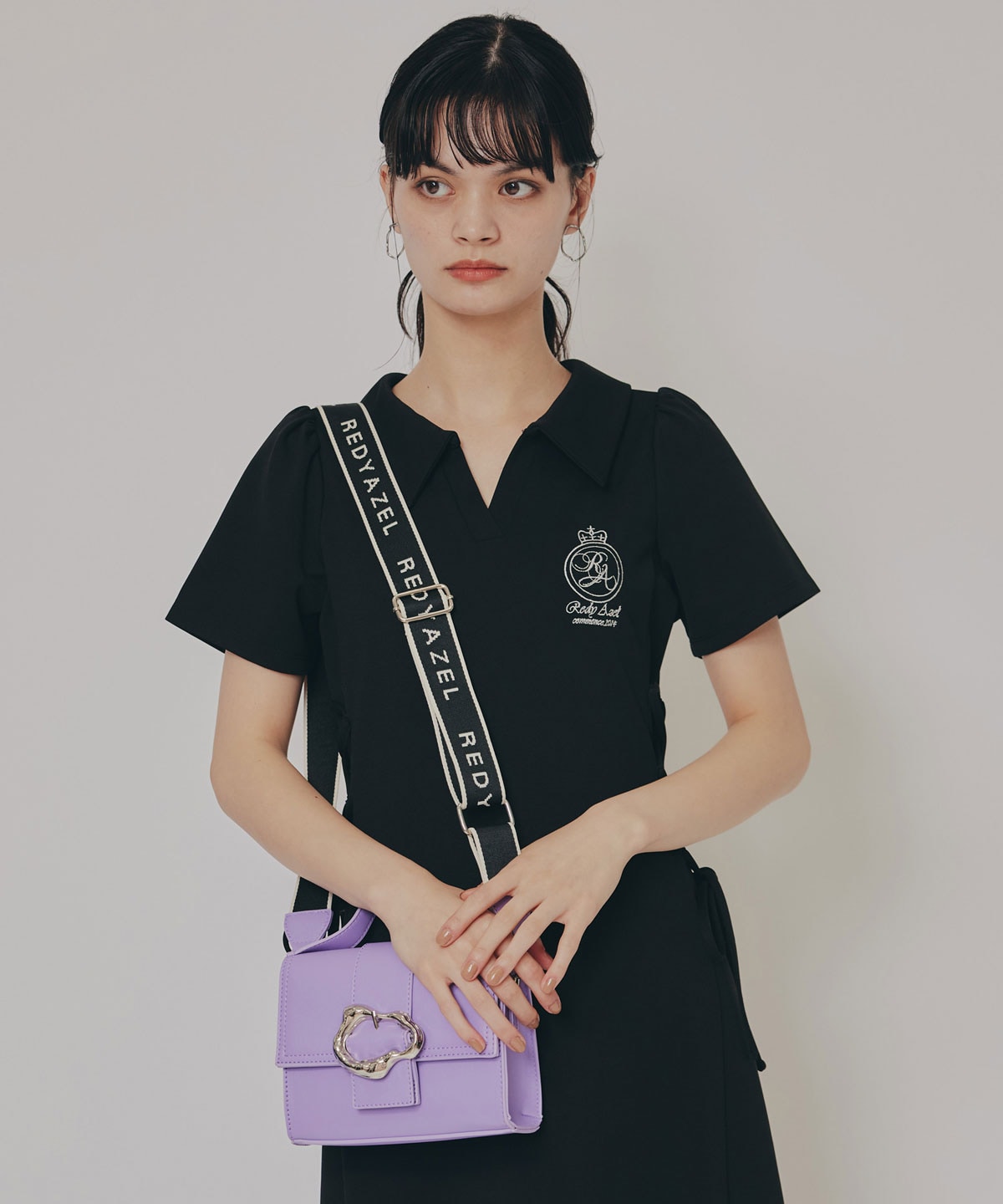 バックルデザインロゴストラップミニバッグ