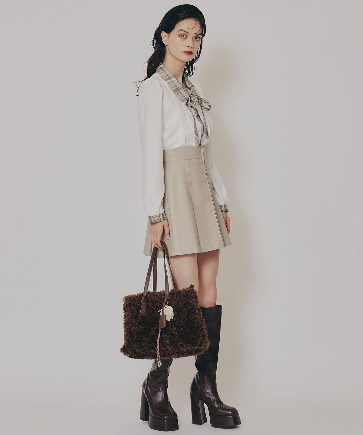 チェックバイカラーリボンタイブラウス