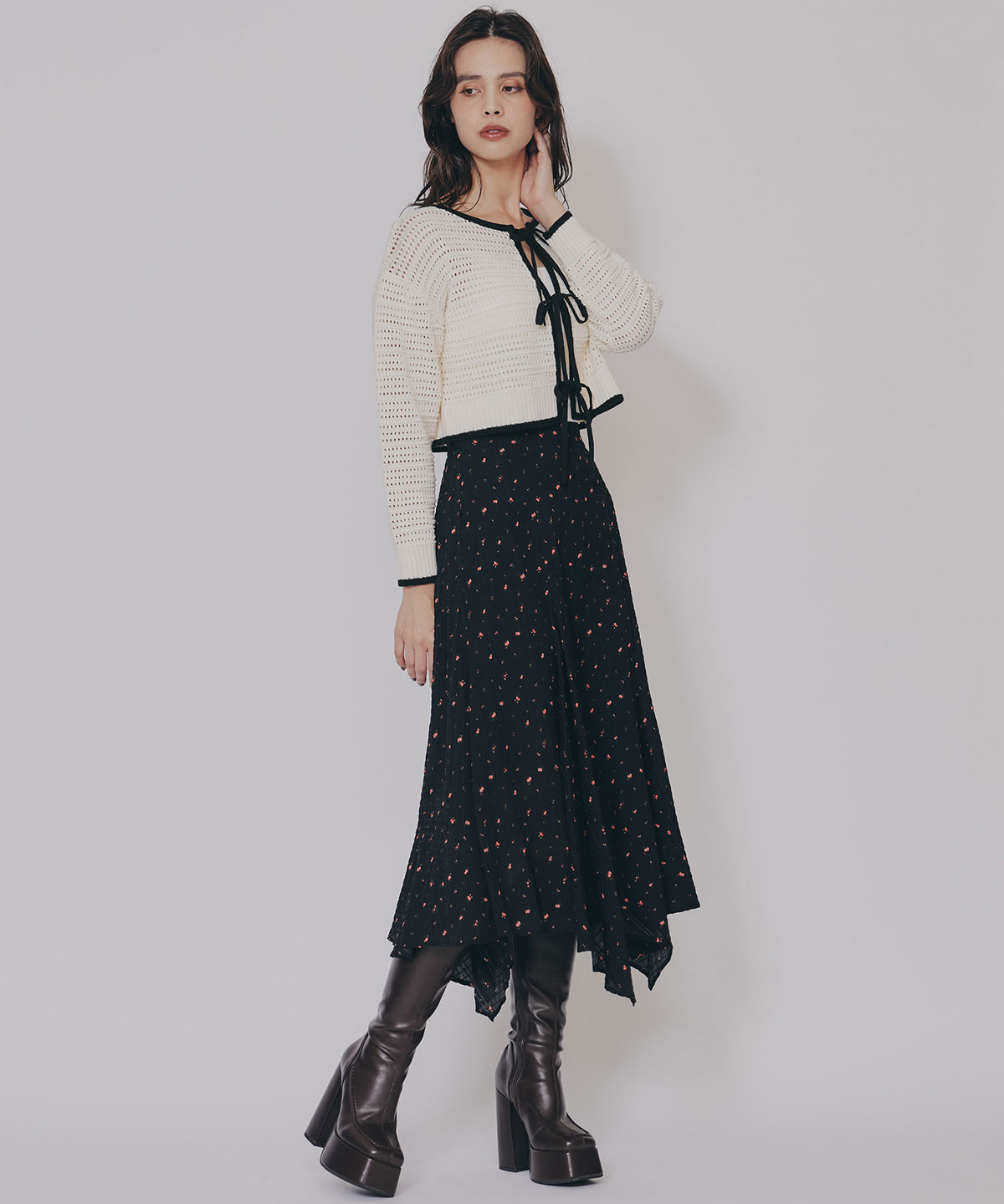 ミニフラワーイレヘムロングスカート