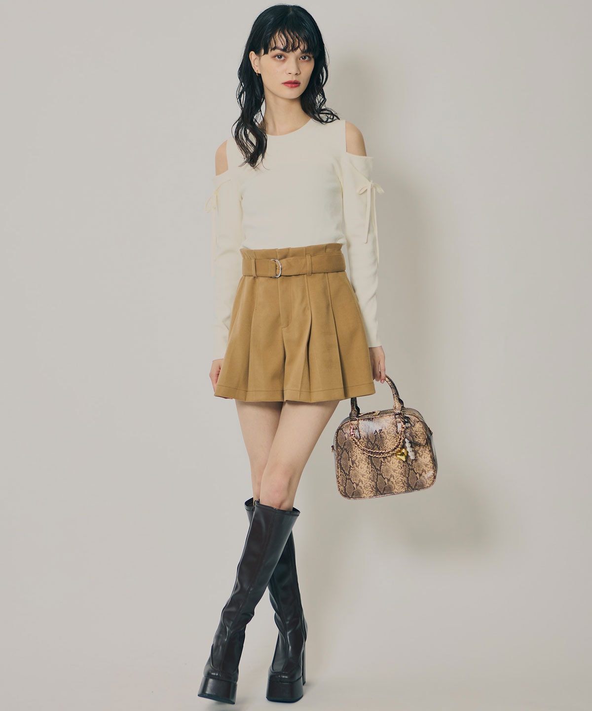 ウールライクタックショートパンツ