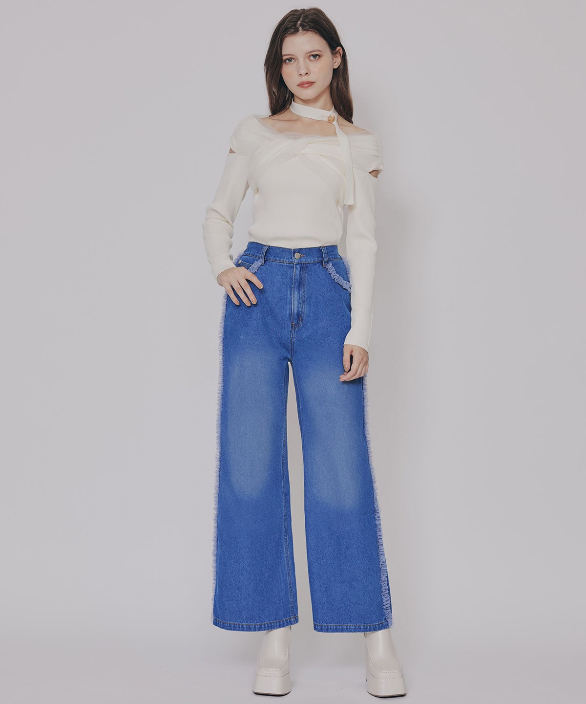 サイドチュールフリルストレートデニムパンツ