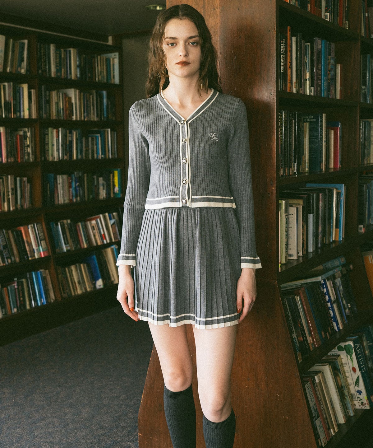 ラインスキームニットカーディガン×スカートセットアップ