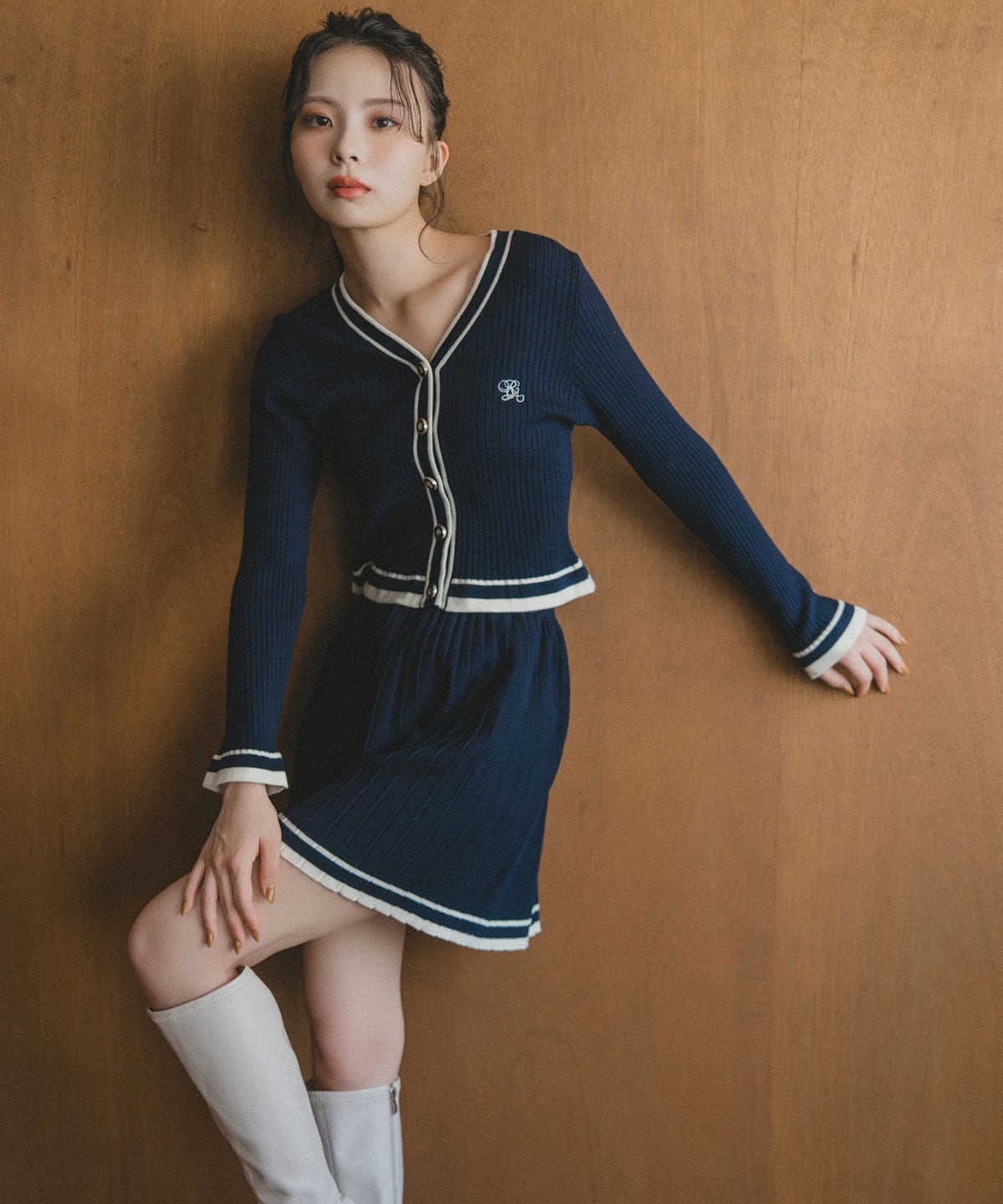 ラインスキームニットカーディガン×スカートセットアップ