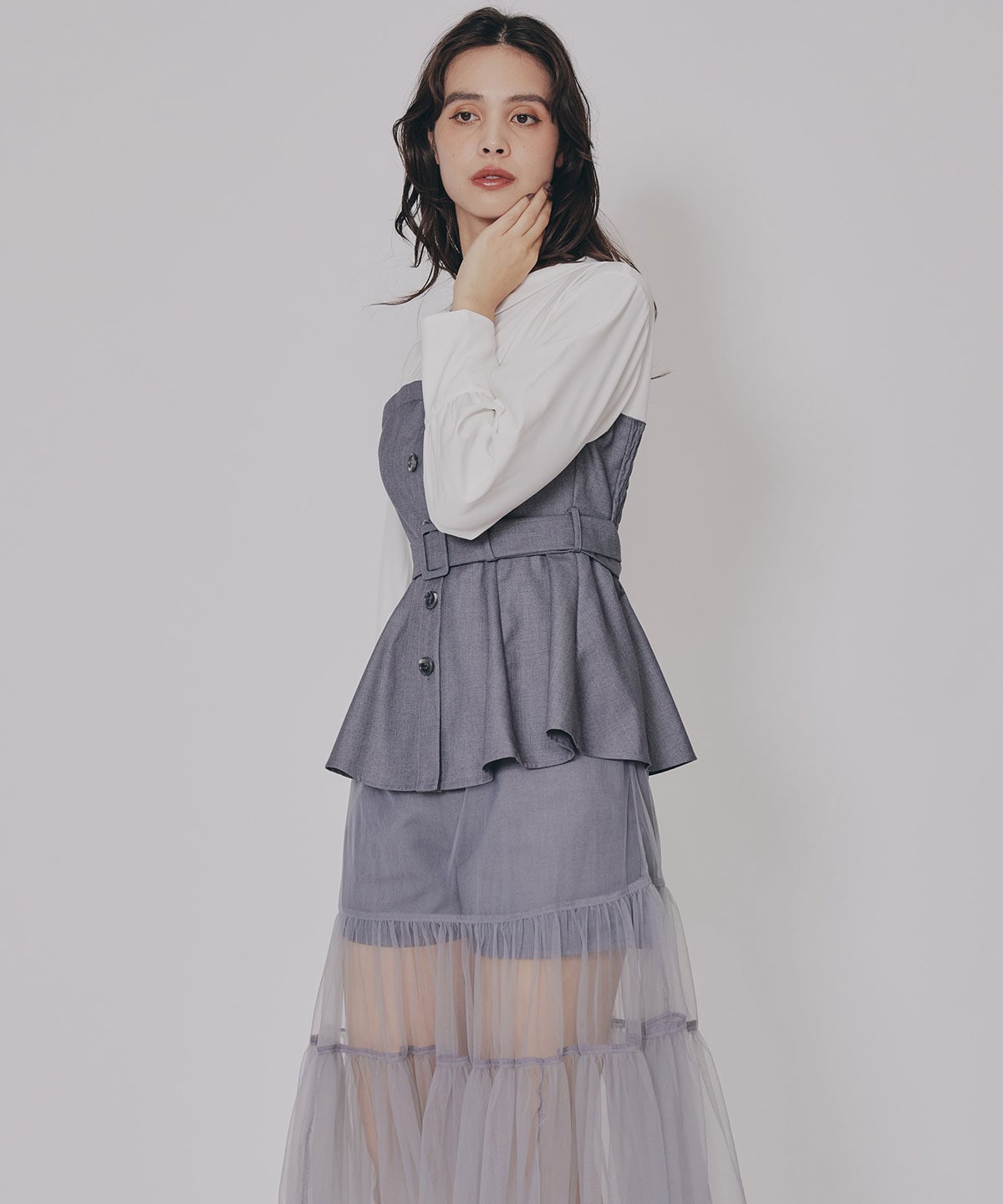 シャツドッキングチュールワンピース&ショートパンツセットアップ