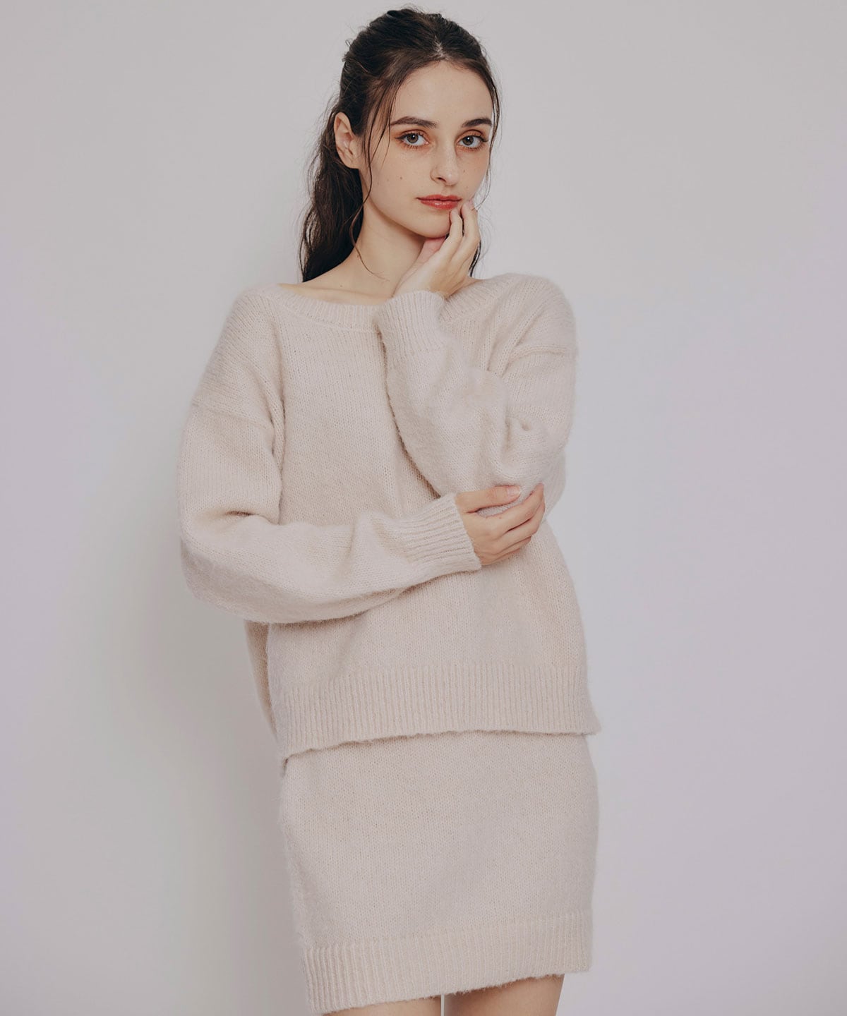 フラッフィニットボーダープルオーバー×タイトミニスカートセットアップ