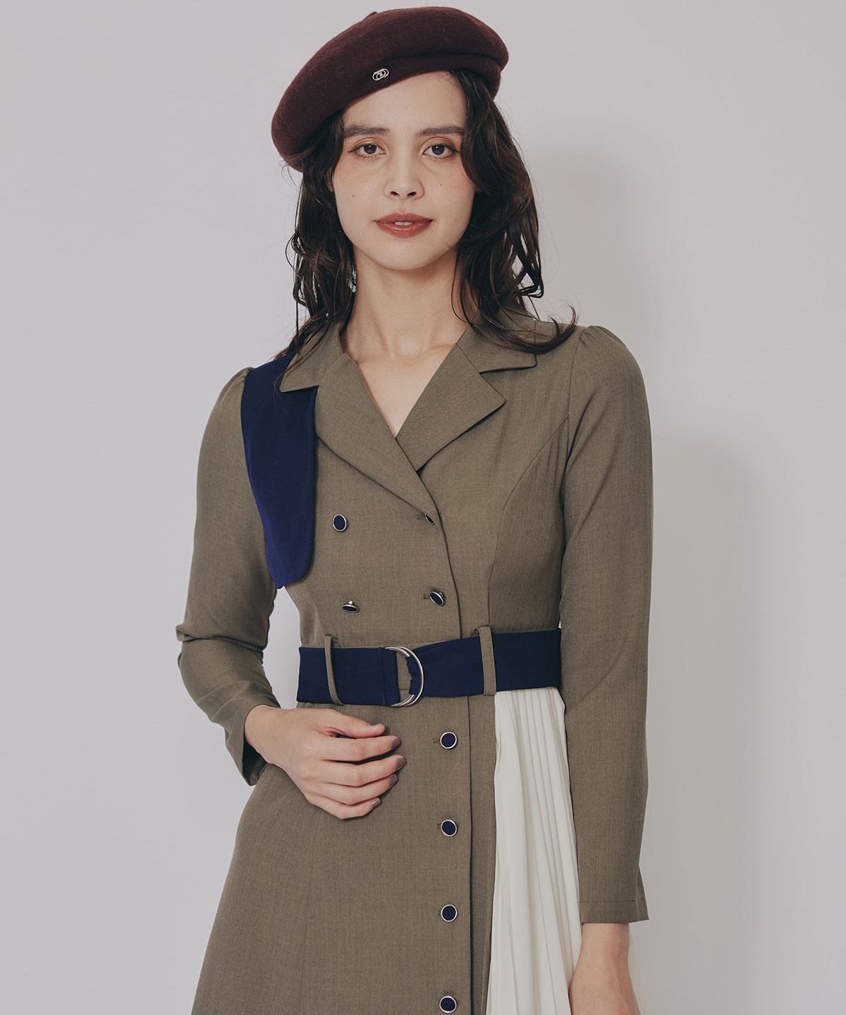 バイカラープリーツトレンチワンピース