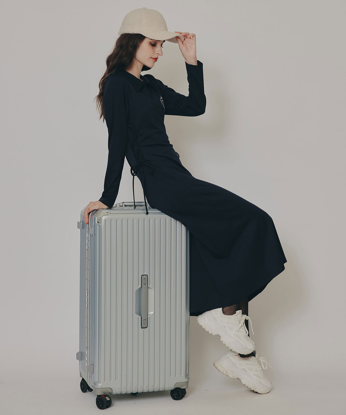 エンブレムサイドレースアップロングスリーブワンピース