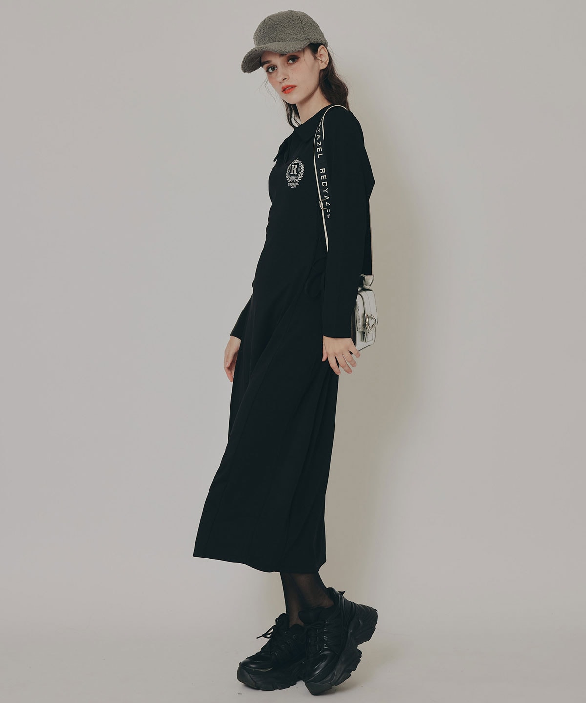 エンブレムサイドレースアップロングスリーブワンピース