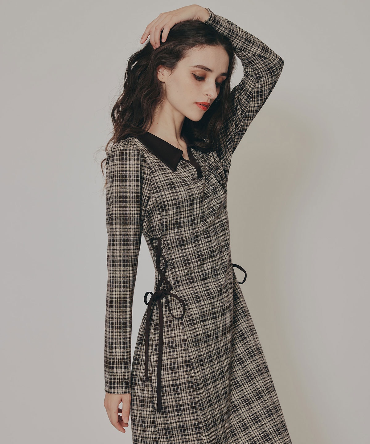 エンブレムサイドレースアップチェックワンピース