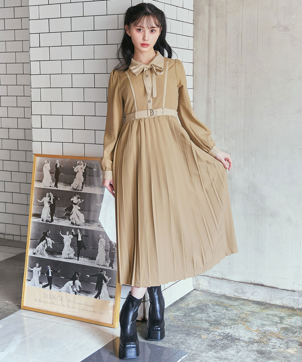 クラシカルバイカラーラインリボンタイプリーツロングワンピース