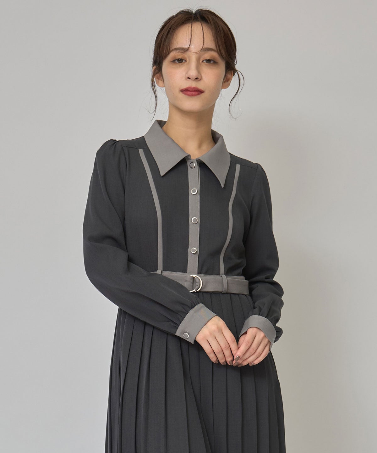 クラシカルバイカラーラインリボンタイプリーツロングワンピース