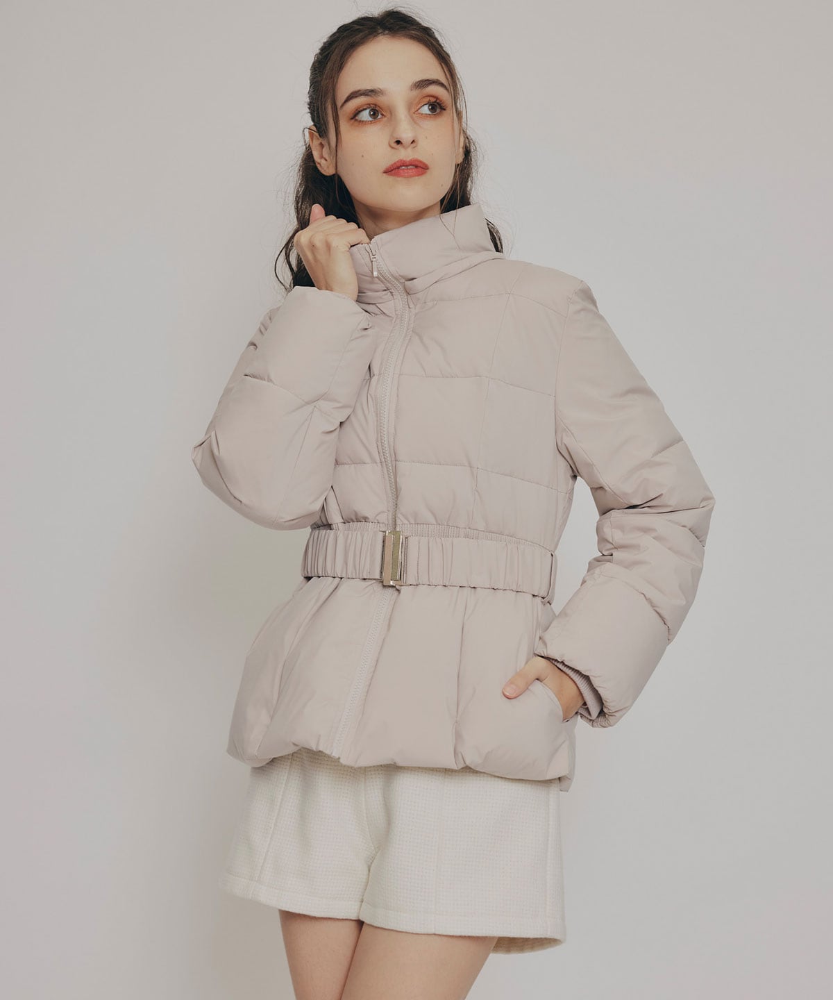 ベルトデザインキルティングファイバーダウンジャケット