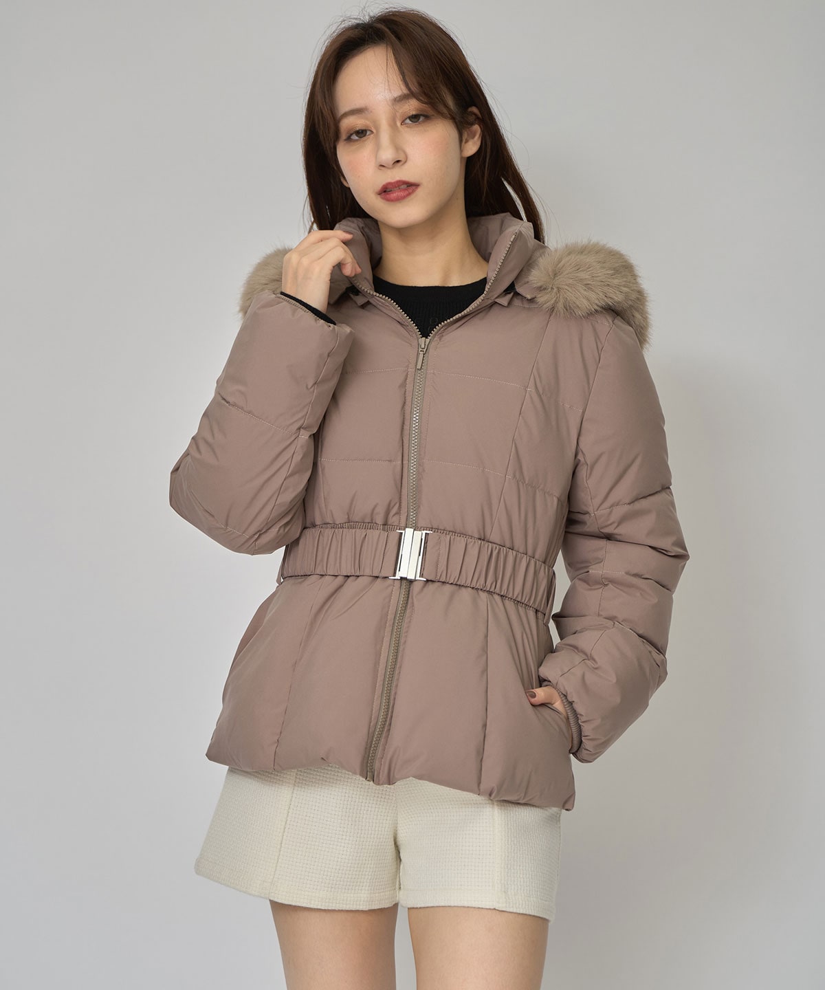 ベルトデザインキルティングファイバーダウンジャケット