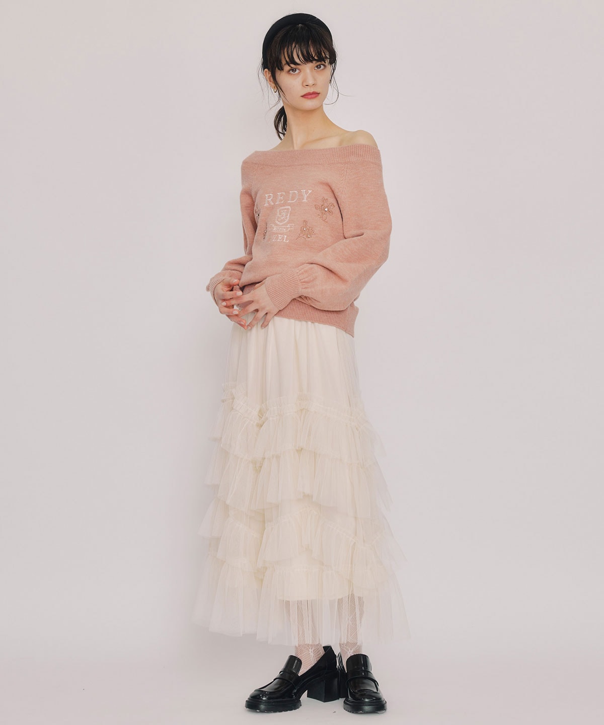 ビジューロゴエンブロイダリーニットプルオーバー