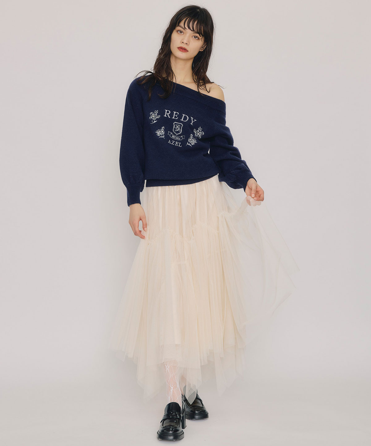 ビジューロゴエンブロイダリーニットプルオーバー