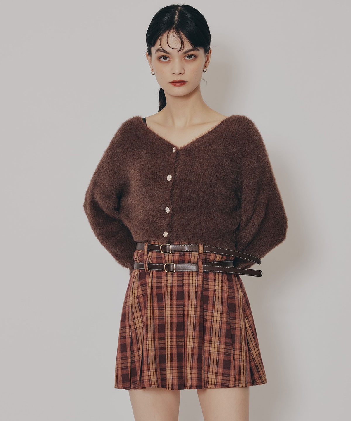 フェザーヤーンビジューボタンカーディガン