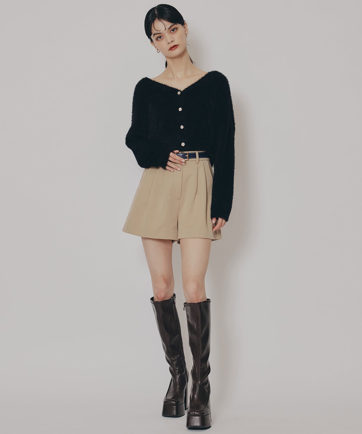 フェザーヤーンビジューボタンカーディガン