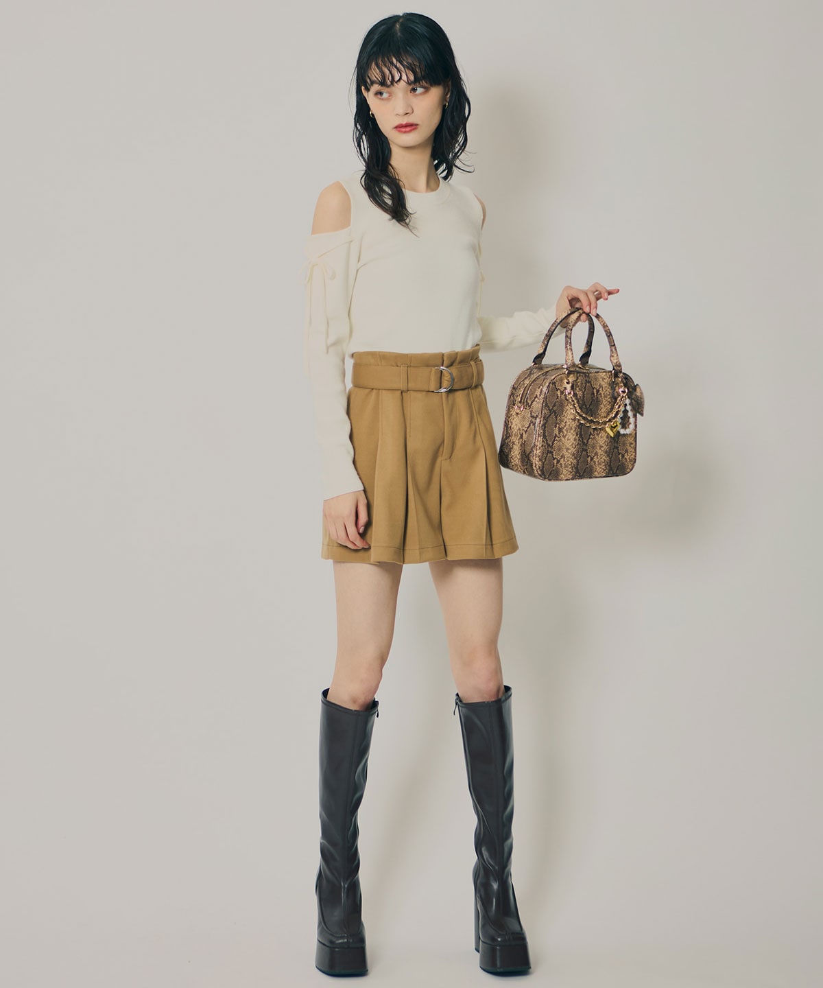 リボンオフショルダーニットトップス