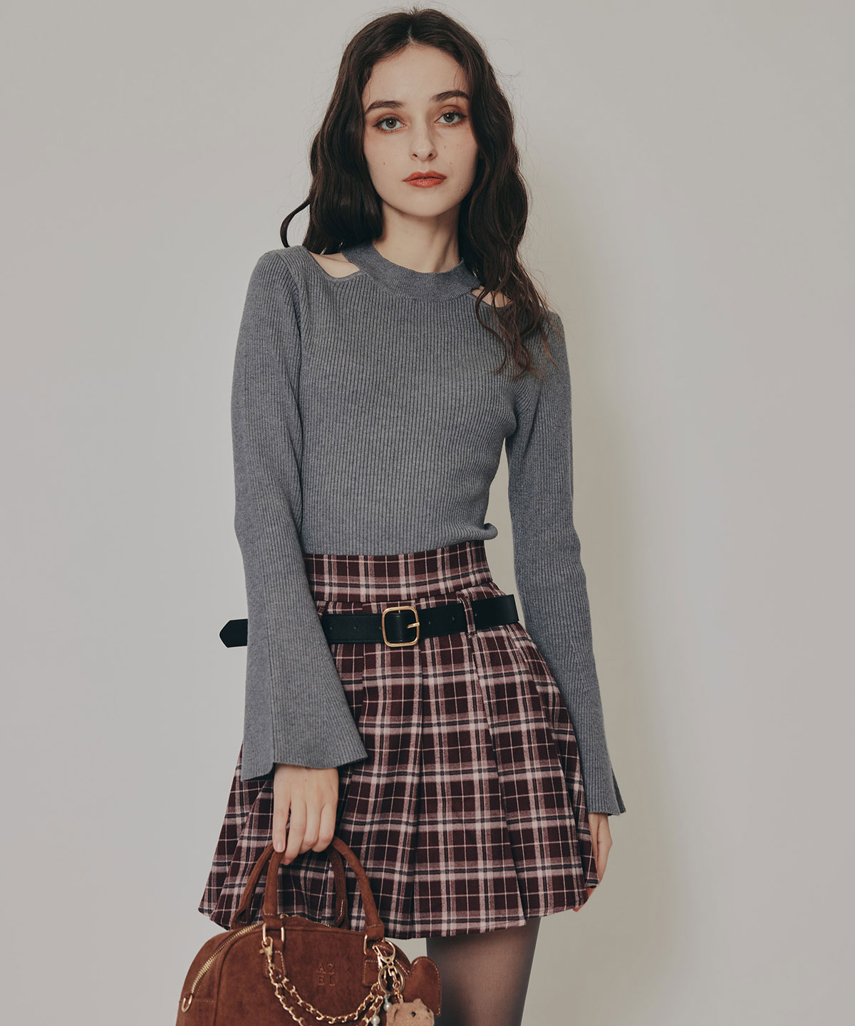 カットアウトリブニットトップス