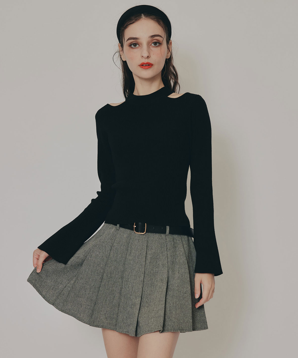 カットアウトリブニットトップス