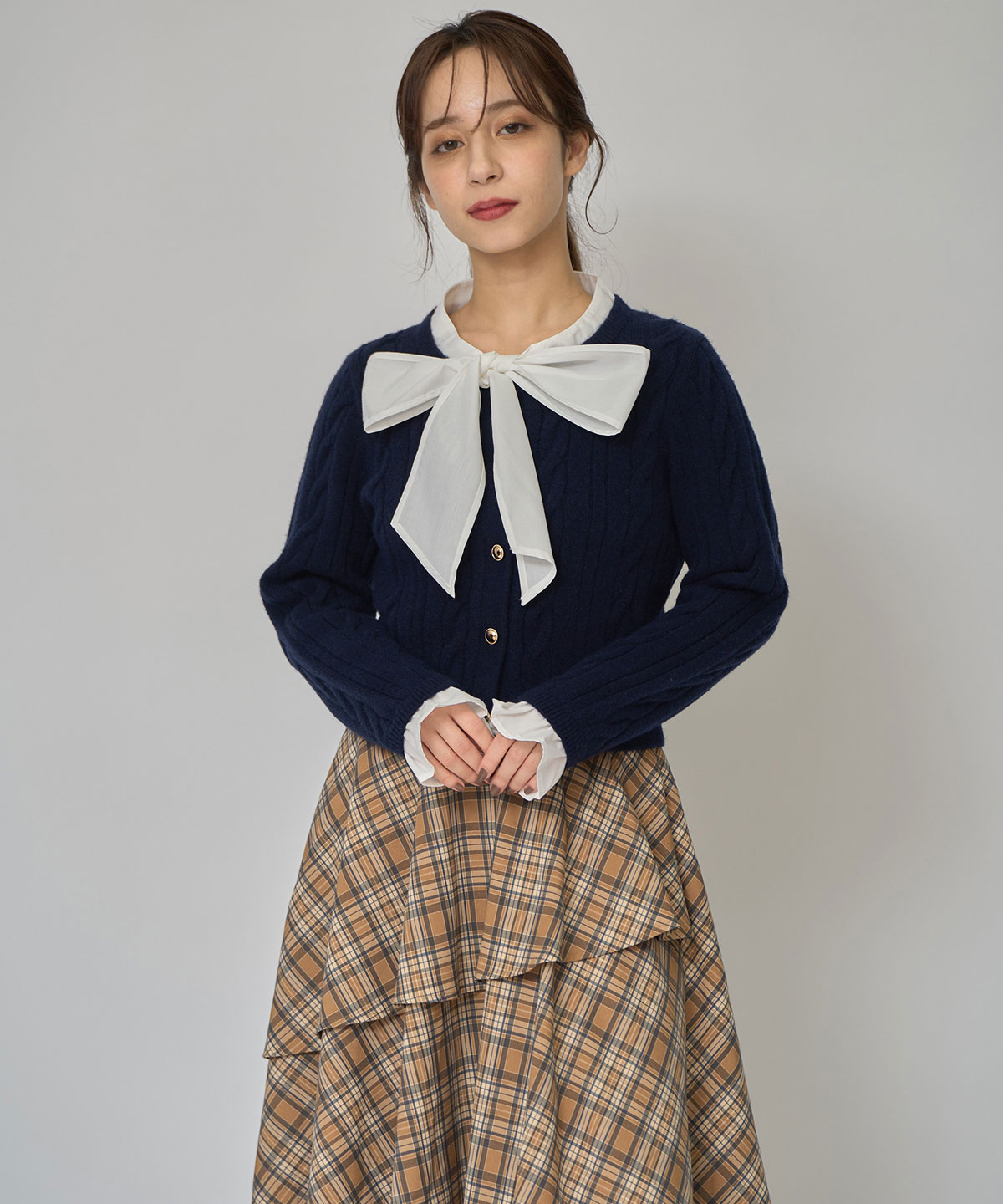 ボウタイケーブルニットプルオーバー