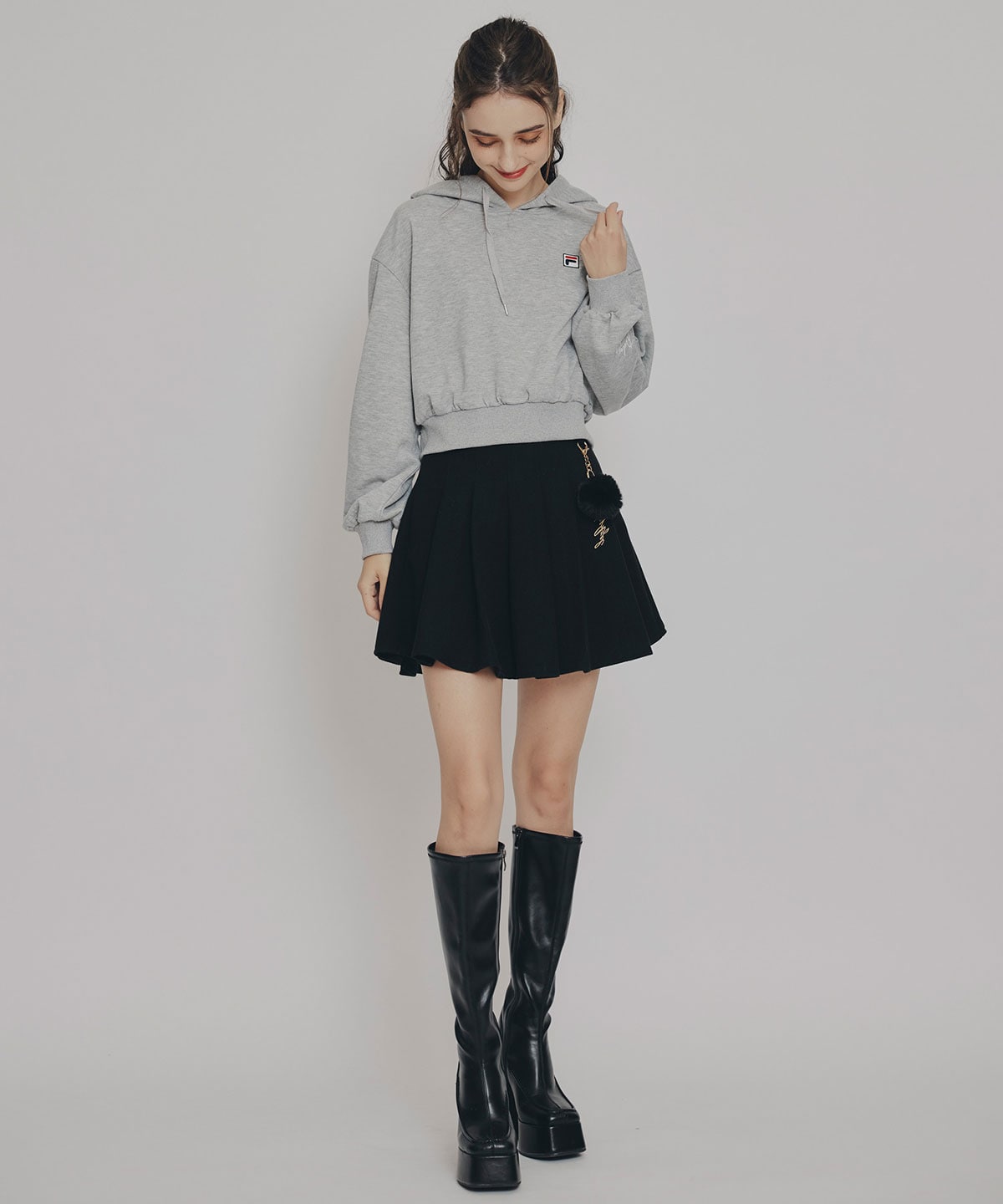 ［FILA×REDYAZEL］サガラロゴコンパクトフーディ