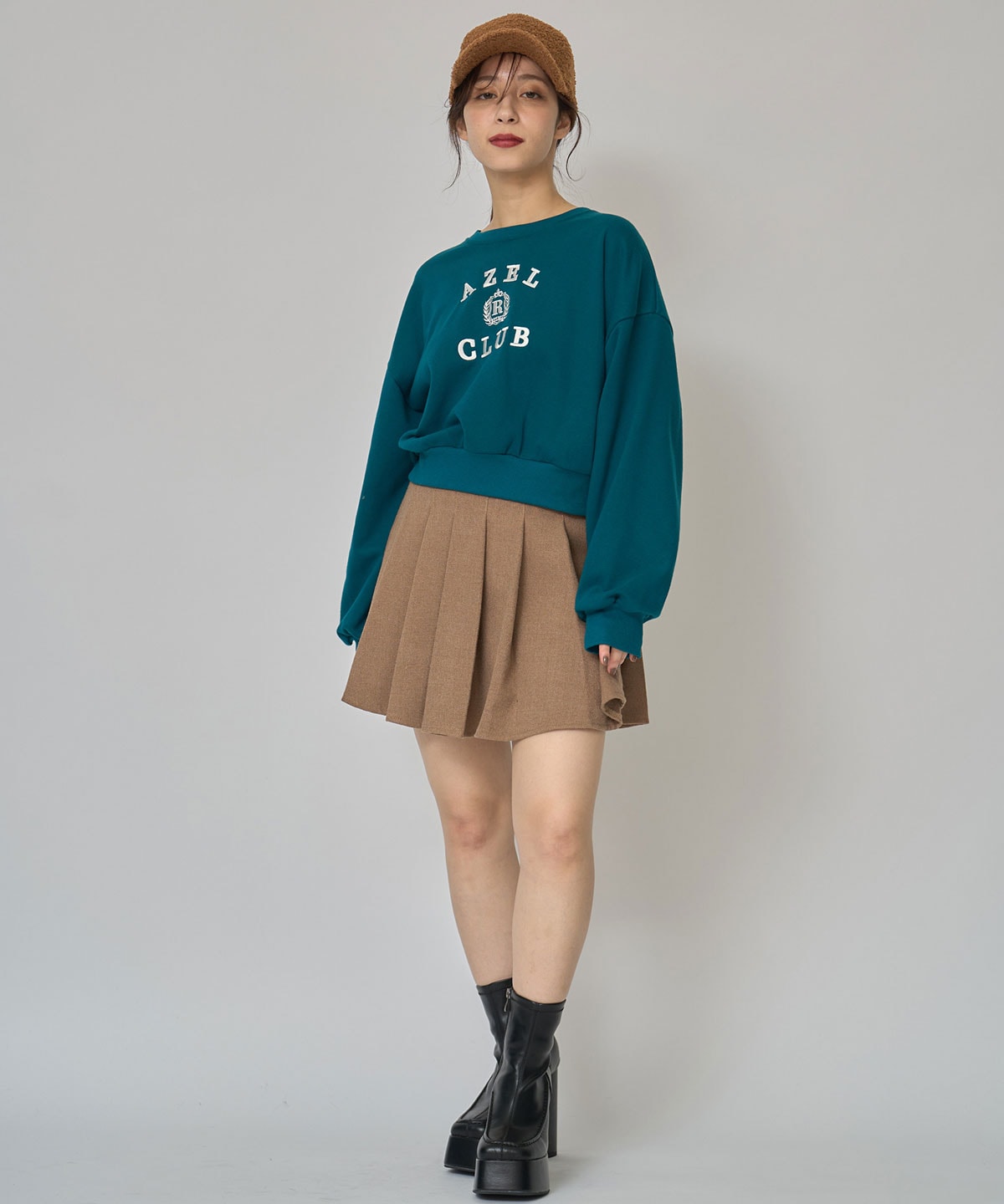 アゼルクラブカレッジロゴスウェットプルオーバー