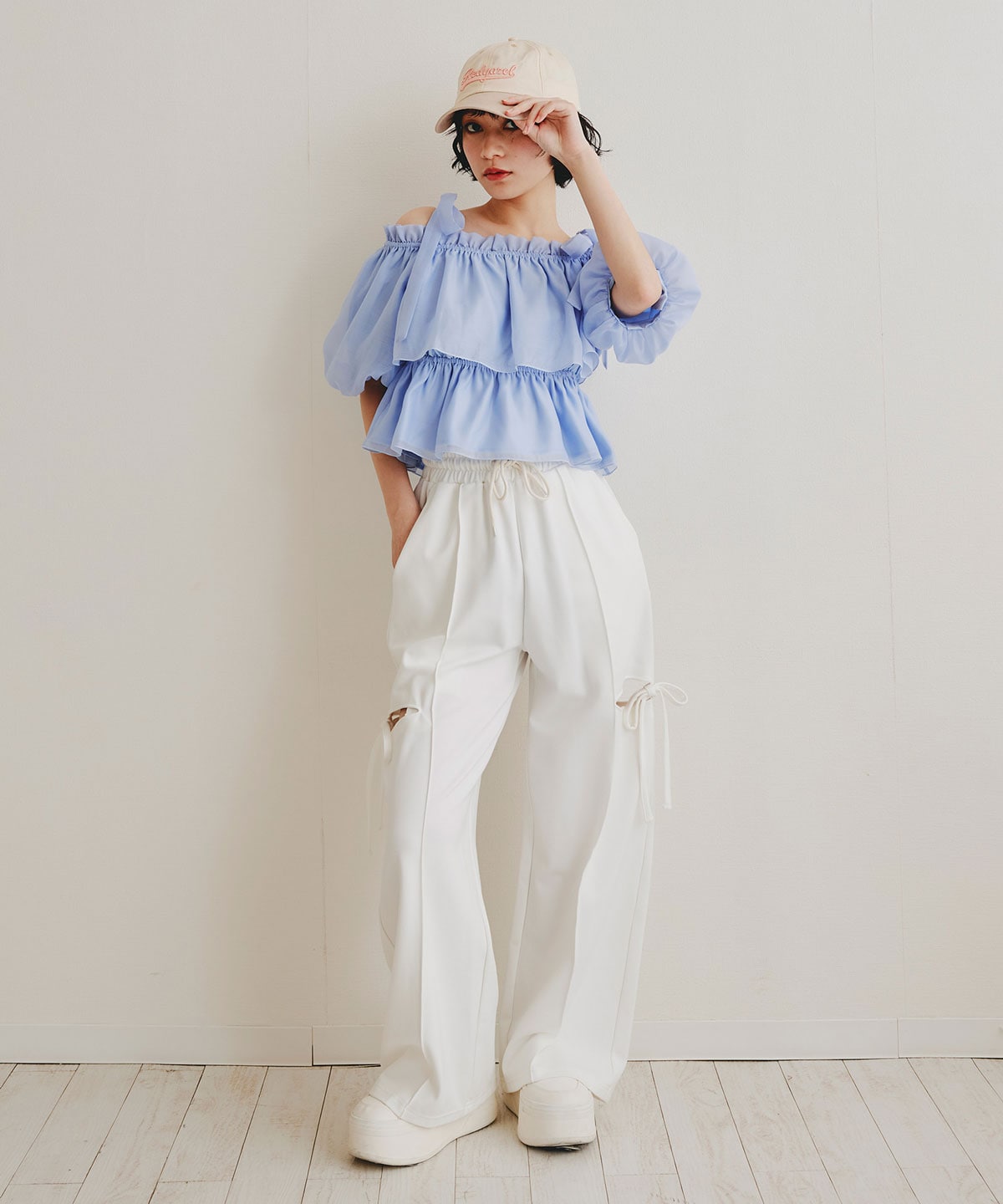 ショルダーリボンフリルオフショルブラウス